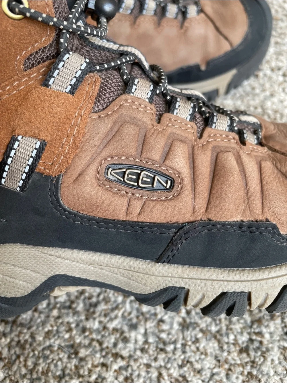 Keen Targhee IV mid hiking boots brown waterproof leather - big kids size 2